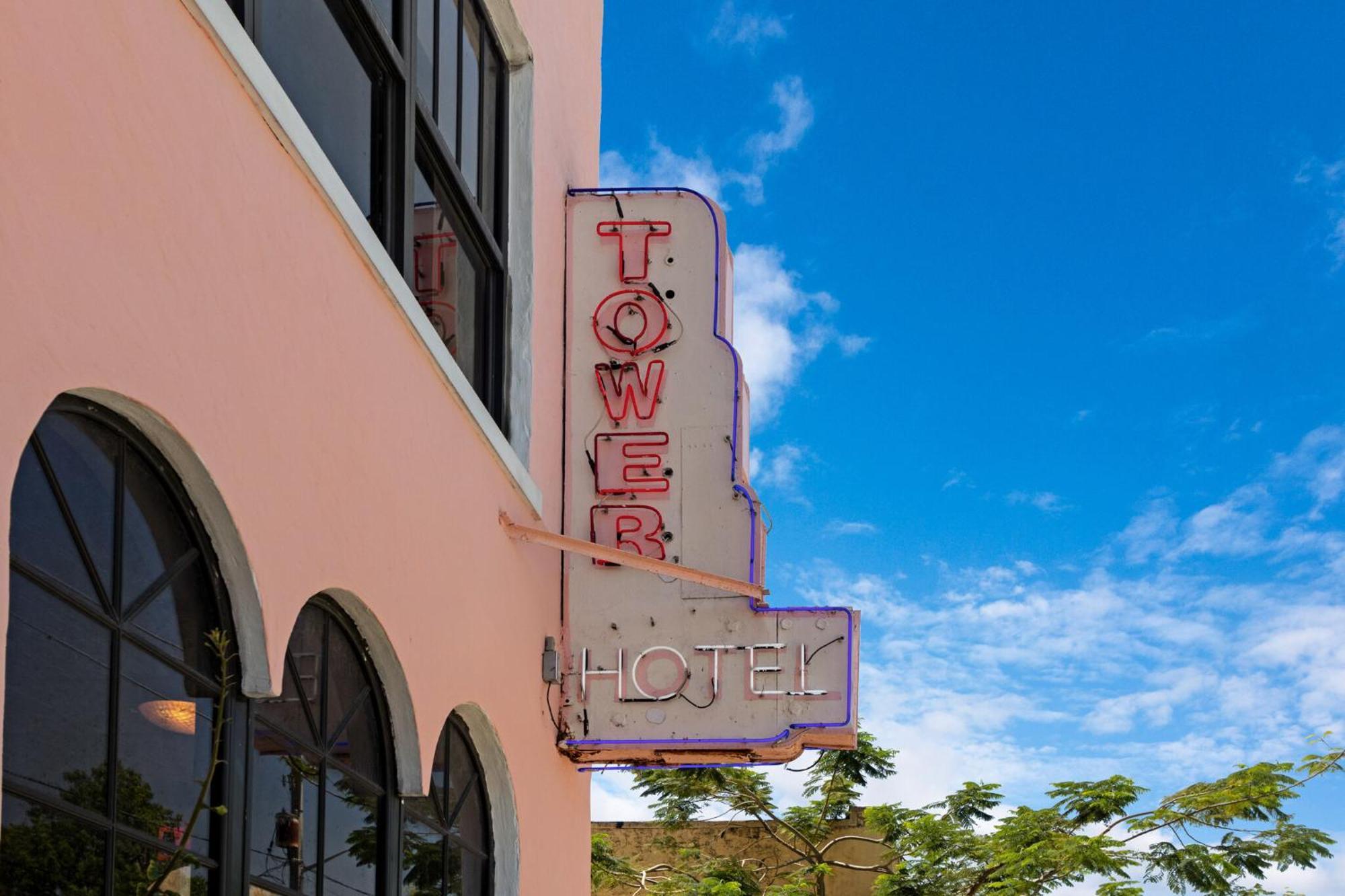 Roami At Tower Hotel - Calle Ocho Miami Buitenkant foto